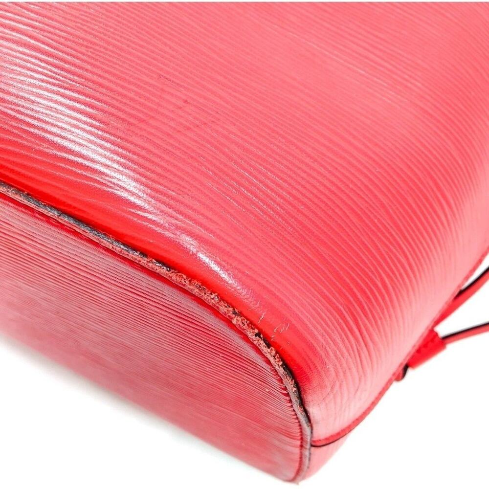 Louis Vuitton Red Travel Bag Set with Matching Pouch - Picture 5 of 8